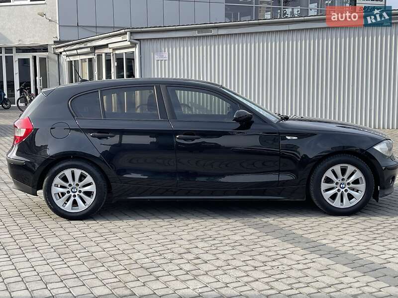 Хэтчбек BMW 1 Series 2006 в Мукачево
