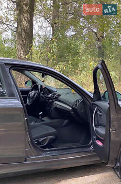 Хетчбек BMW 1 Series 2008 в 