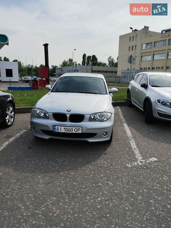 Хэтчбек BMW 1 Series 2005 в Киеве