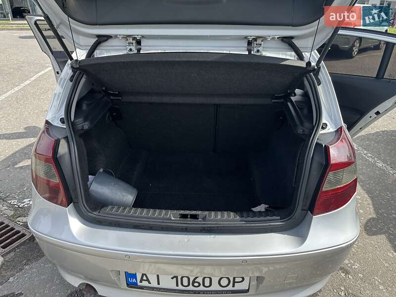 Хэтчбек BMW 1 Series 2005 в Киеве