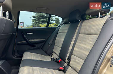 Хэтчбек BMW 1 Series 2005 в 