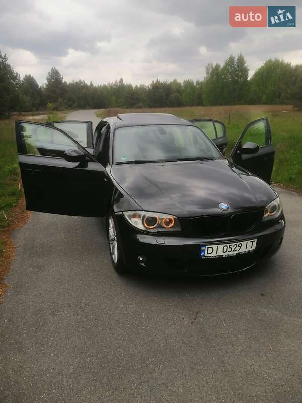 Хэтчбек BMW 1 Series 2009 в Буче