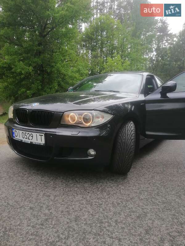 Хэтчбек BMW 1 Series 2009 в Буче