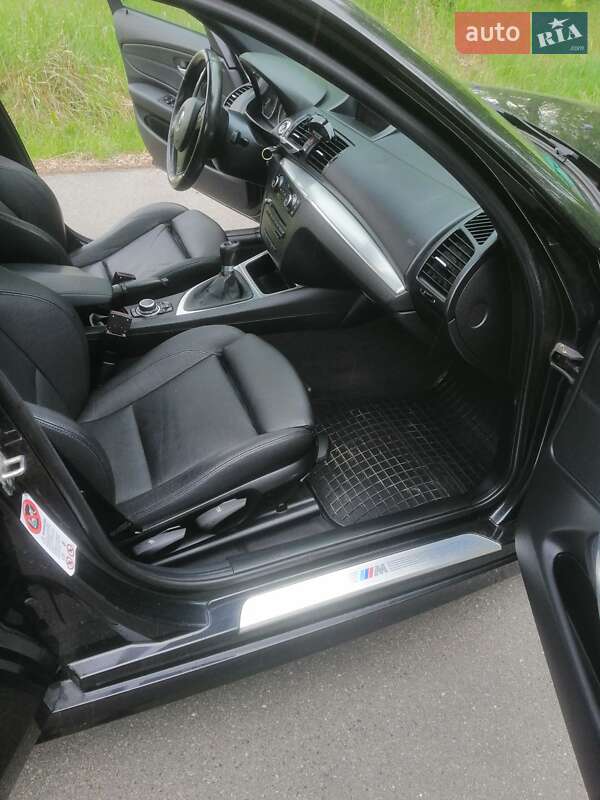 Хэтчбек BMW 1 Series 2009 в Буче