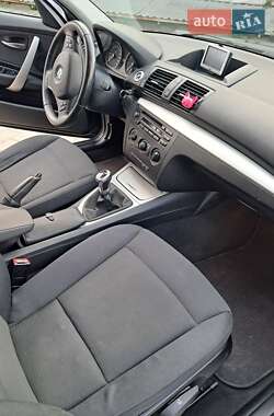 Хетчбек BMW 1 Series 2010 в 