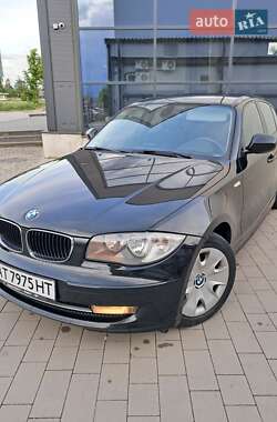 Хетчбек BMW 1 Series 2010 в 