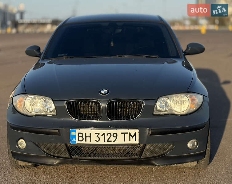 Хэтчбек BMW 1 Series 2005 в 