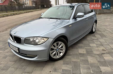 Хэтчбек BMW 1 Series 2010 в Остроге