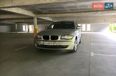 Хэтчбек BMW 1 Series 2009 в Ужгороде