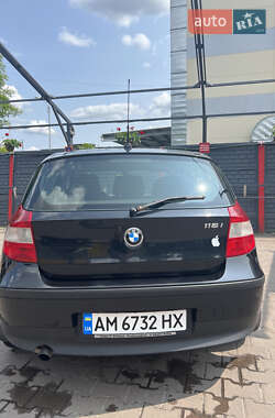 Хетчбек BMW 1 Series 2005 в 