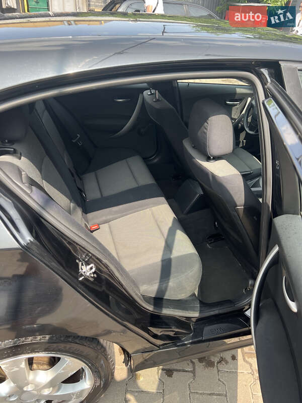 Хэтчбек BMW 1 Series 2005 в Житомире фото 12 Хэтчбек BMW 1 Series 2005 в Житомире