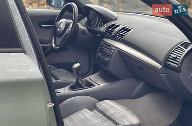 Хетчбек BMW 1 Series 2005 в 