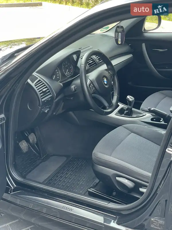 BMW 1 Series 2009 VIN WBAUH31010E402488 фото оголошення 22 з 70