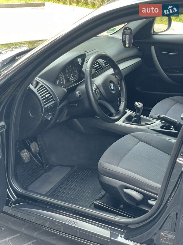 Хетчбек BMW 1 Series 2009 в Полтаві
