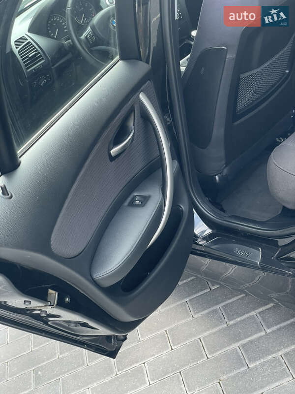 Хетчбек BMW 1 Series 2009 в Полтаві