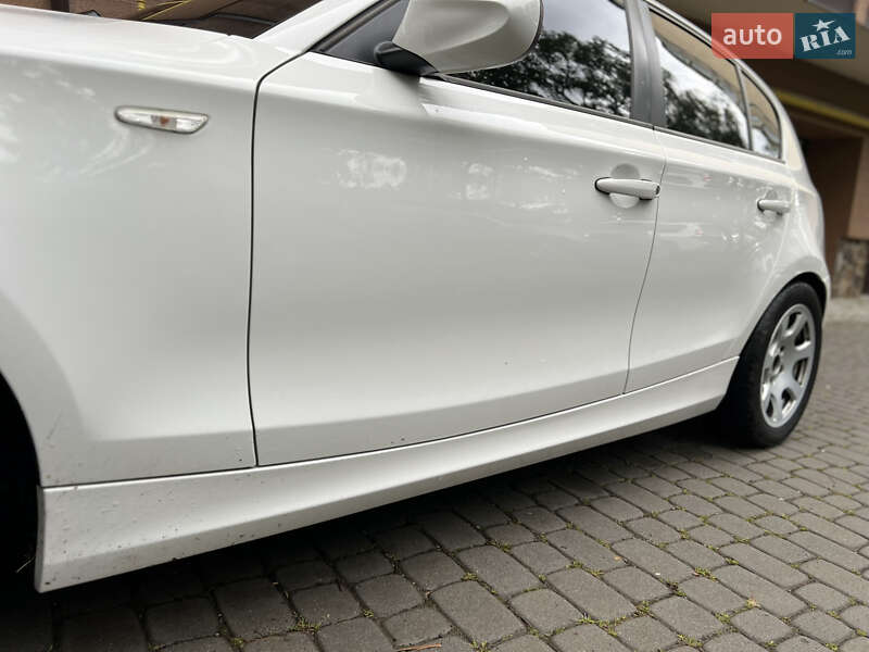 Хетчбек BMW 1 Series 2009 в Надвірній