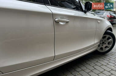 Хетчбек BMW 1 Series 2009 в 