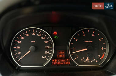 Хетчбек BMW 1 Series 2009 в 
