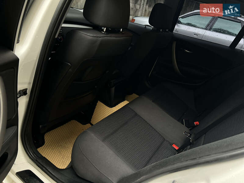 Хетчбек BMW 1 Series 2009 в Надвірній
