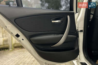 Хетчбек BMW 1 Series 2009 в 