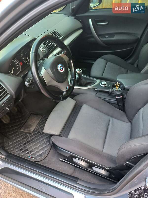 Хетчбек BMW 1 Series 2006 в Запоріжжі