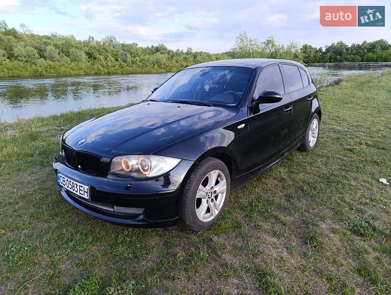 Хетчбек BMW 1 Series 2007 в Сосницях