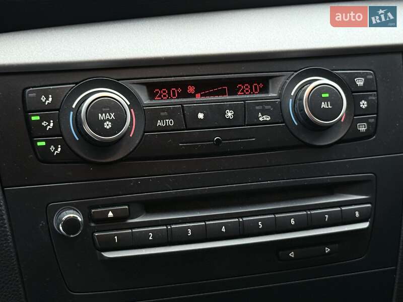 Хэтчбек BMW 1 Series 2011 в Харькове