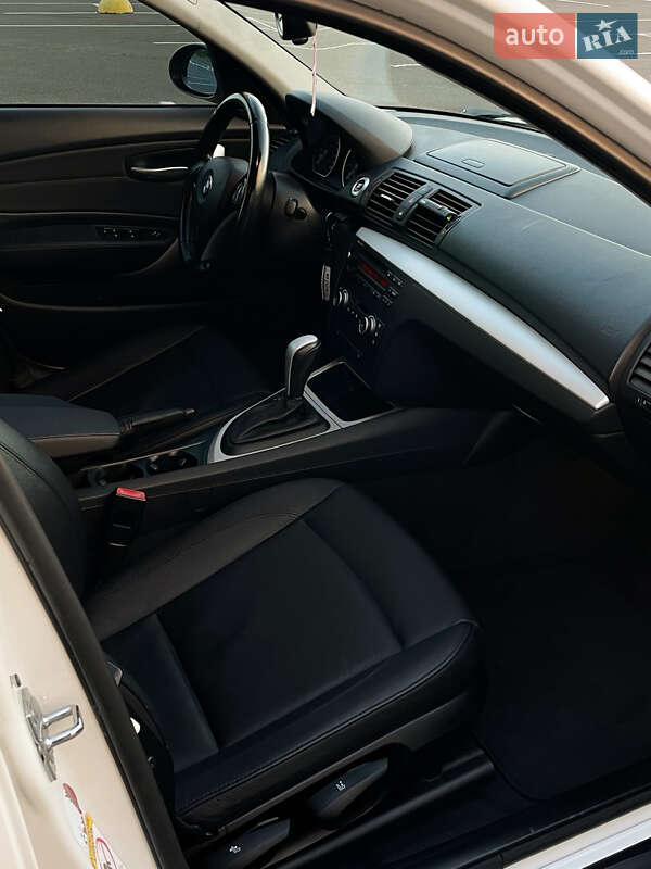 Хетчбек BMW 1 Series 2009 в Києві