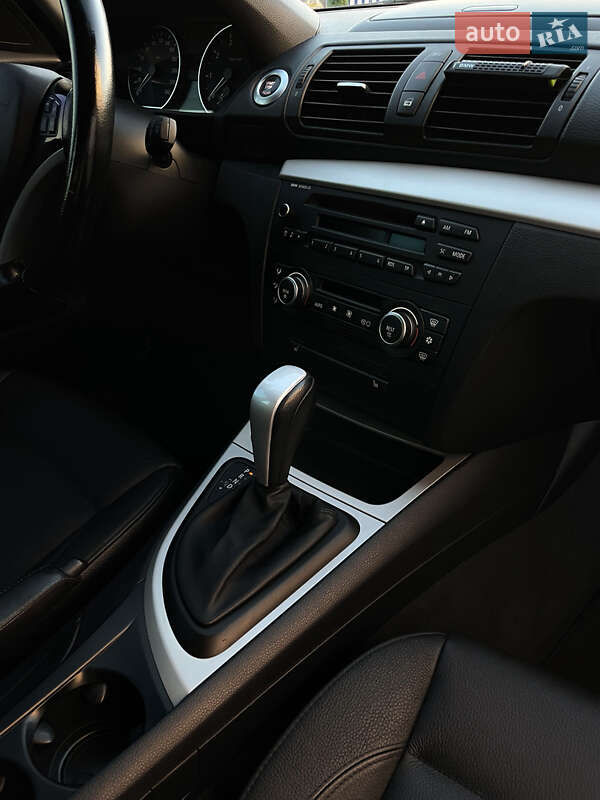 Хетчбек BMW 1 Series 2009 в Києві