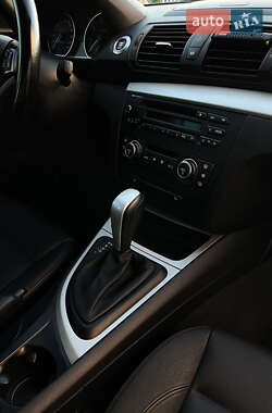 Хетчбек BMW 1 Series 2009 в 