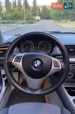 Хетчбек BMW 1 Series 2005 в 