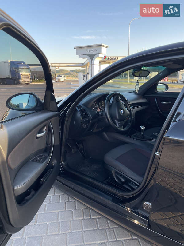 Хэтчбек BMW 1 Series 2007 в Червонознаменке