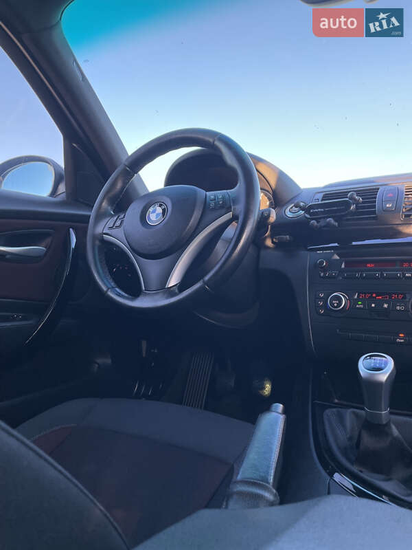 Хэтчбек BMW 1 Series 2007 в Червонознаменке