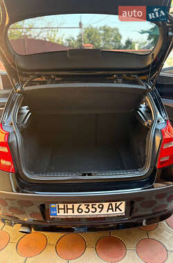 Хэтчбек BMW 1 Series 2007 в 