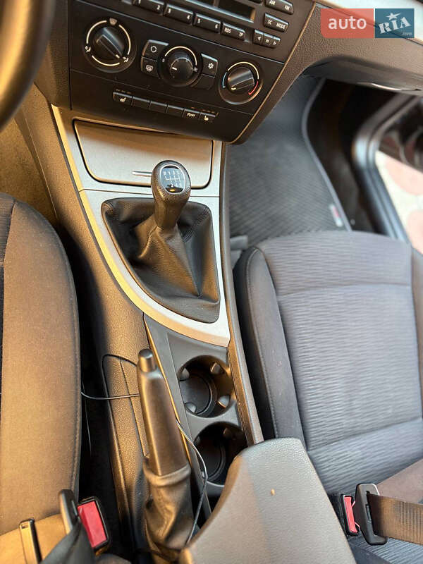 Хэтчбек BMW 1 Series 2007 в Одессе