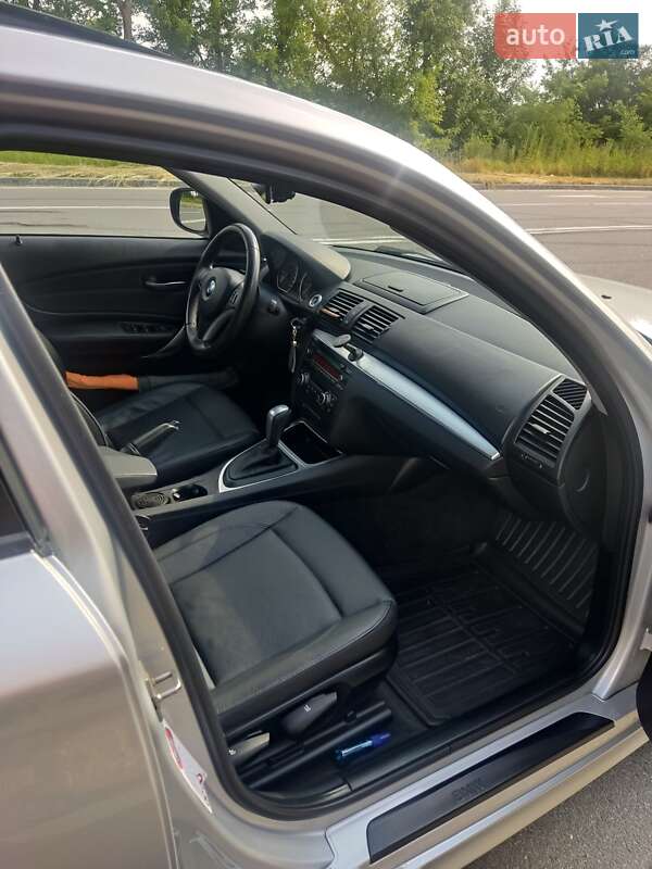 Хэтчбек BMW 1 Series 2009 в Хмельницком