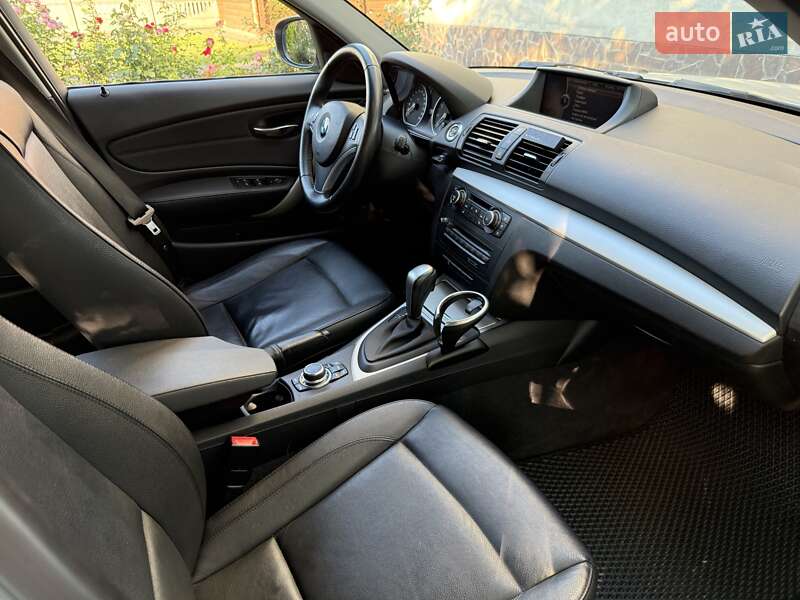 Хэтчбек BMW 1 Series 2011 в Ивано-Франковске