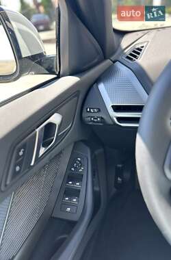 Хэтчбек BMW 1 Series 2024 в 
