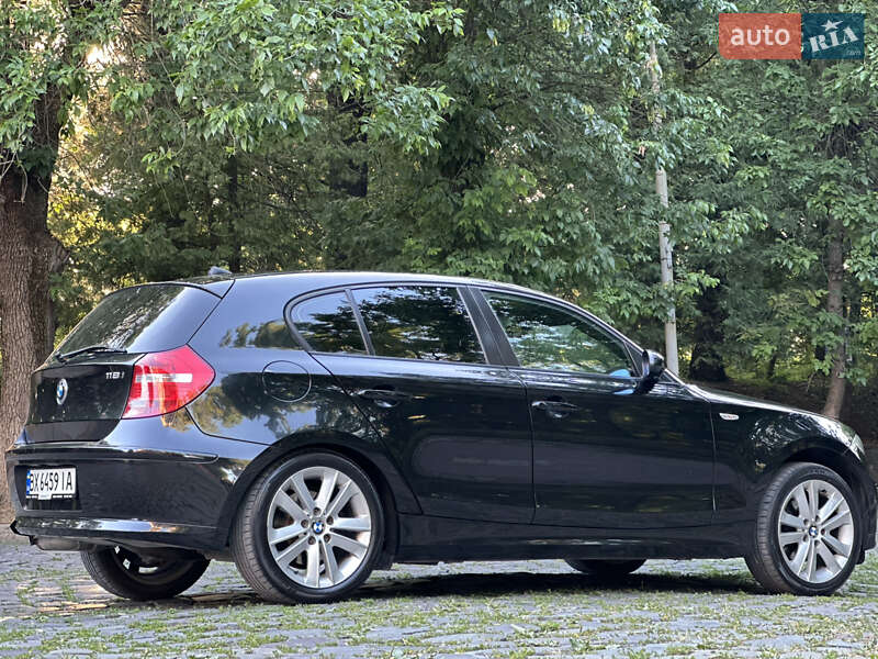 Хэтчбек BMW 1 Series 2007 в Каменец-Подольском
