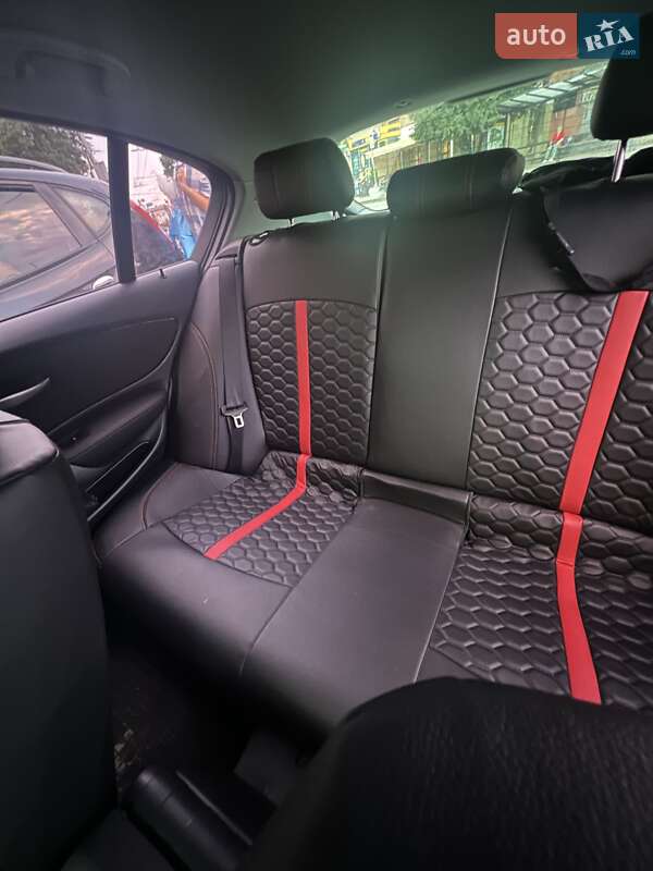 Хетчбек BMW 1 Series 2008 в Чернігові