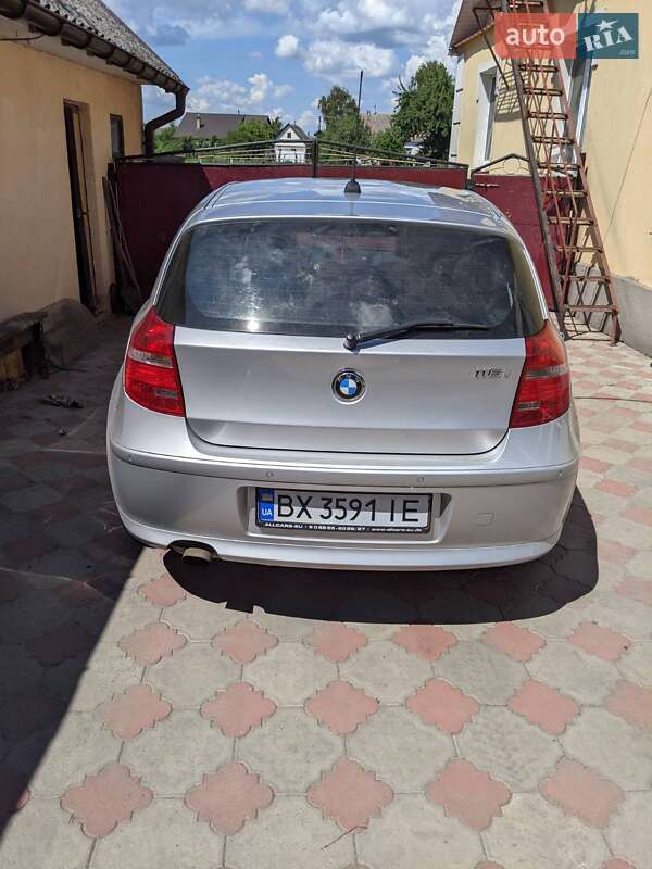Хетчбек BMW 1 Series 2011 в Полонному