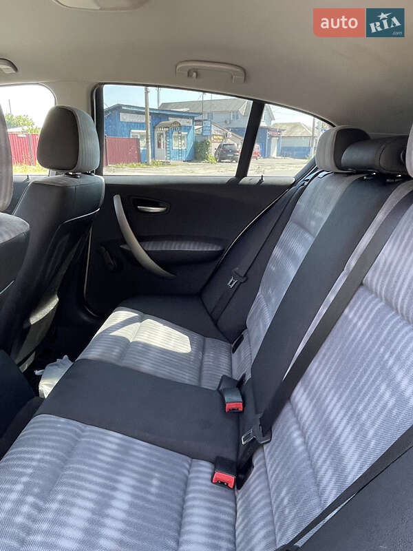 Хэтчбек BMW 1 Series 2006 в Борисполе