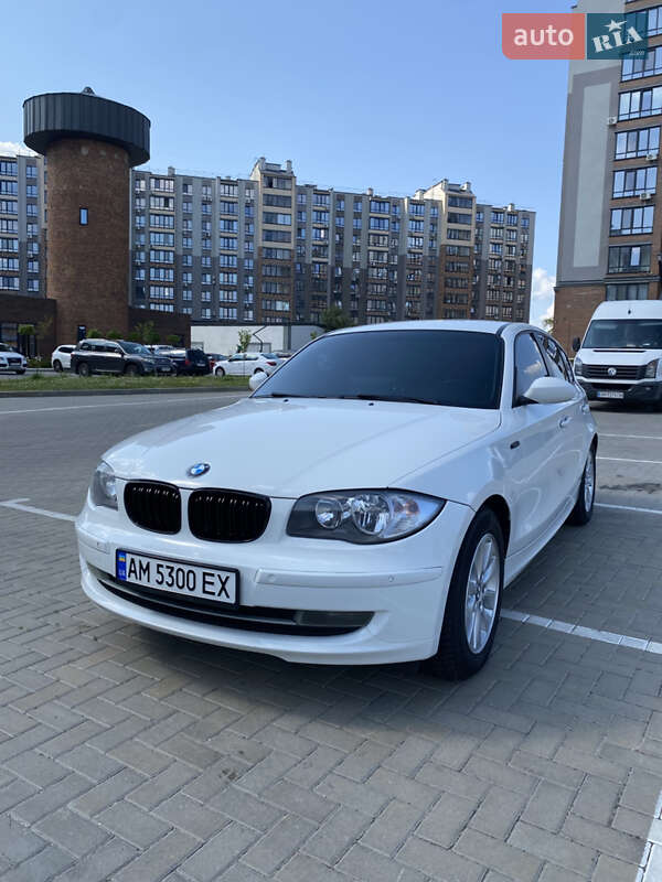 Хетчбек BMW 1 Series 2009 в Житомирі