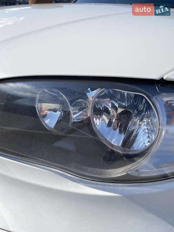 Хетчбек BMW 1 Series 2009 в Житомирі