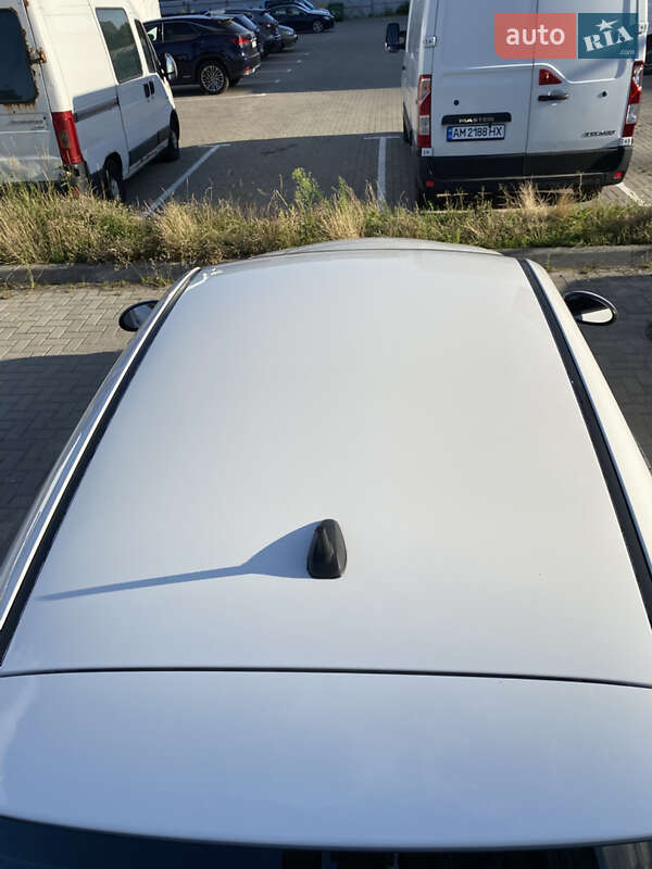 Хетчбек BMW 1 Series 2009 в Житомирі