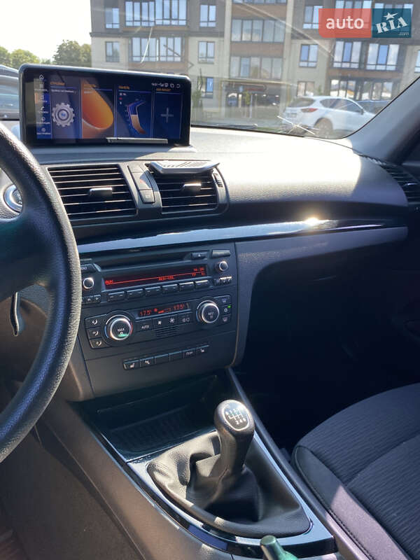 Хетчбек BMW 1 Series 2009 в Житомирі