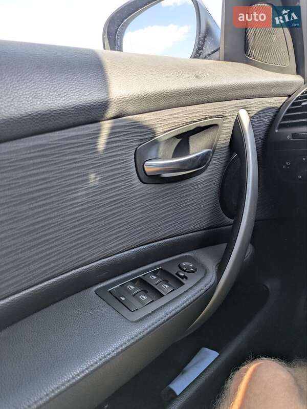 Хэтчбек BMW 1 Series 2010 в Львове