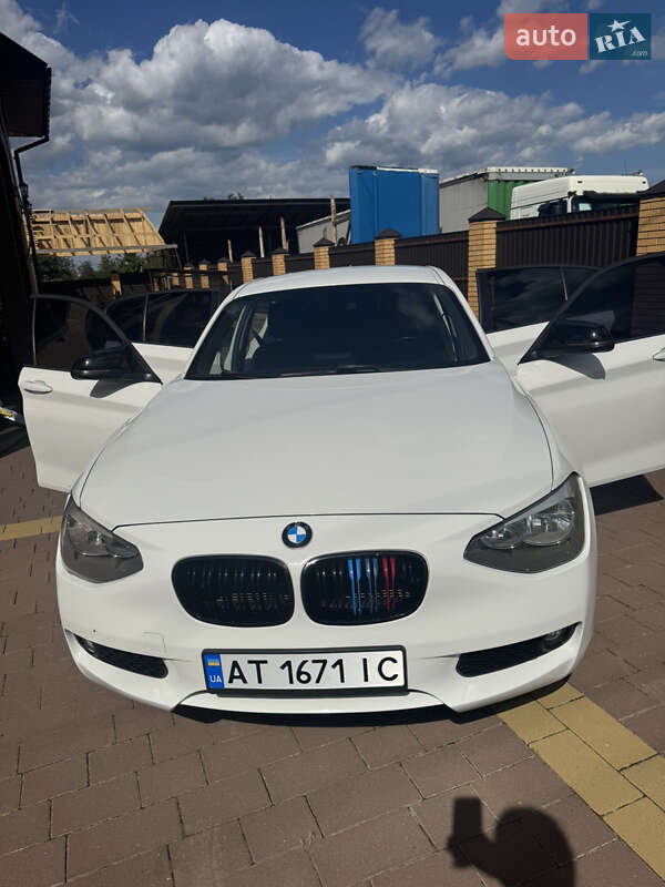Хэтчбек BMW 1 Series 2012 в Перегинском