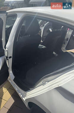 Хэтчбек BMW 1 Series 2012 в 