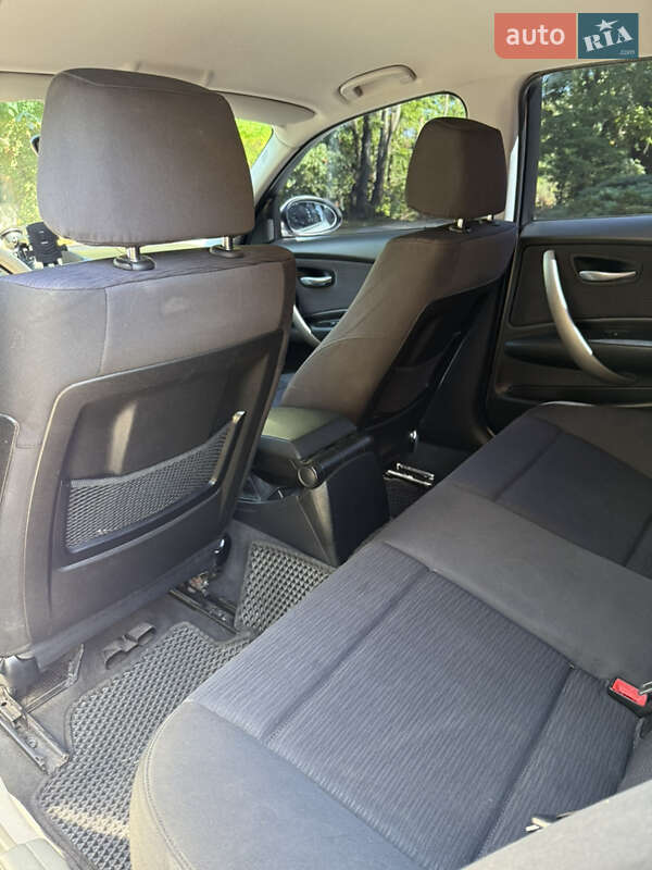 Хетчбек BMW 1 Series 2009 в Немирові